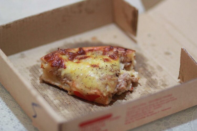 Ile kcal ma 1 kawałek pizzy? | 1 kawałek pizzy kcal