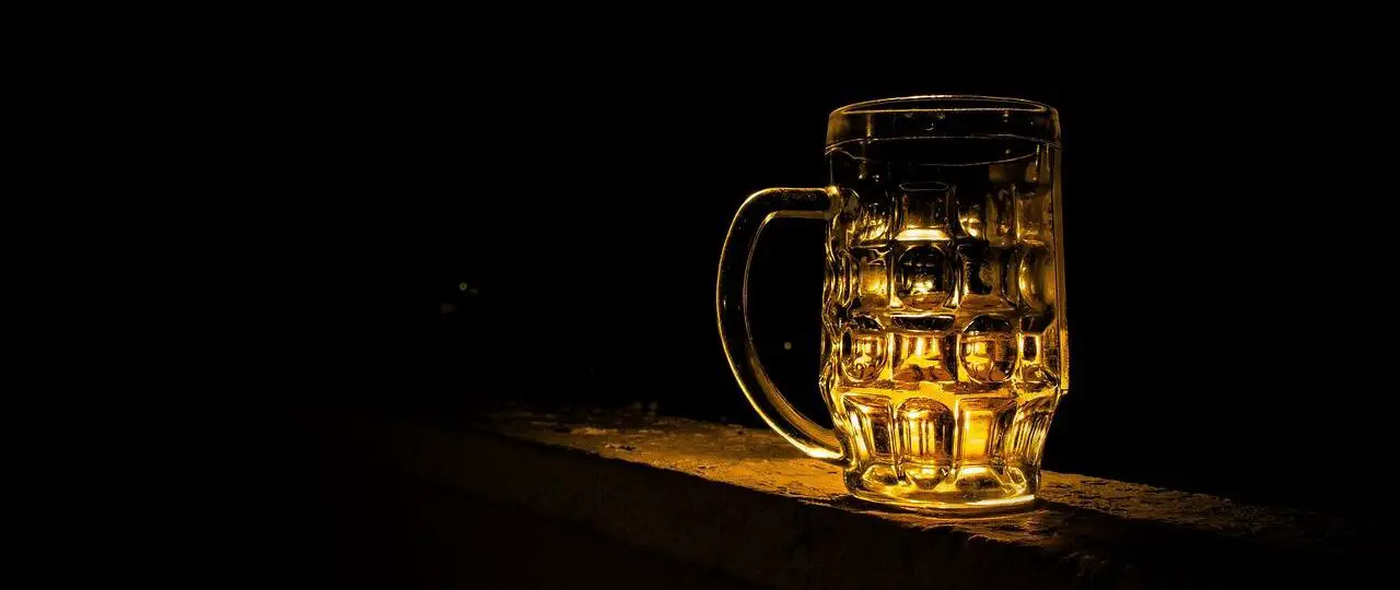 Ile kcal ma 100 ml piwa? | 100 ml piwa kcal