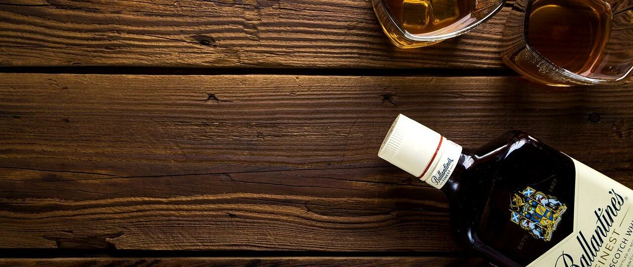 Ile kcal ma 100 ml whisky? | 100 ml whisky kcal