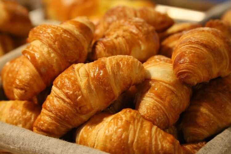 Ile kcal ma ciasto francuskie? | ciasto francuskie kcal