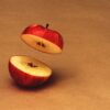 Ile kcal ma jabłko ze skórką? | jabłko ze skórką kcal