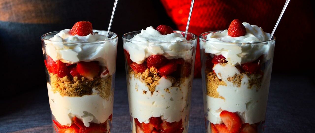 Ile kcal ma jogurt naturalny z owocami? | jogurt naturalny z owocami kcal