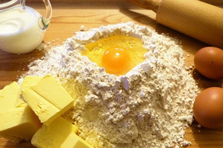 Ile kcal ma kajzerka z masłem? | kajzerka z masłem kcal