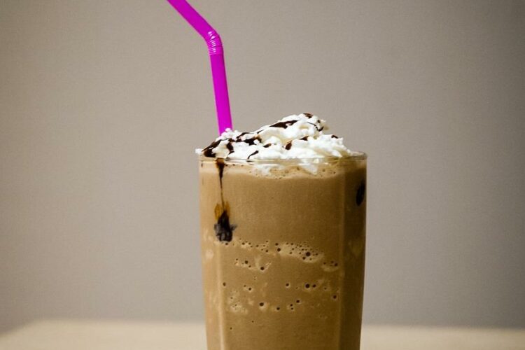 Ile kcal ma kawa mrożona z lodami? | kawa mrożona z lodami kcal