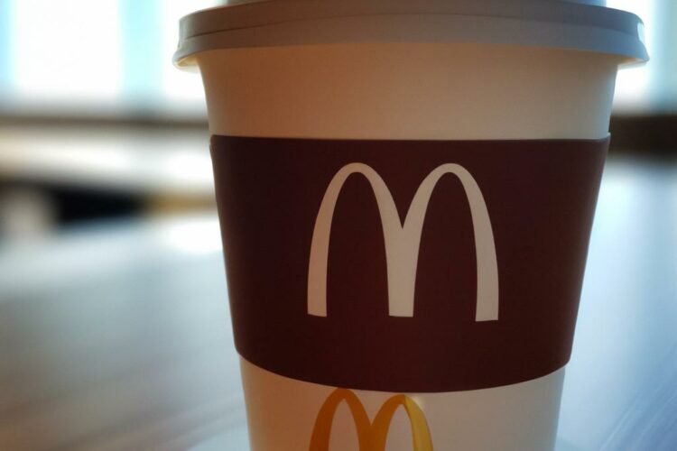 Ile kcal ma pączek z adwokatem? | pączek z adwokatem kcal