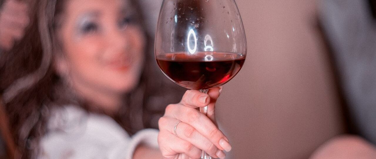 Ile kcal ma kieliszek wina półsłodkiego? | kieliszek wina półsłodkiego kcal