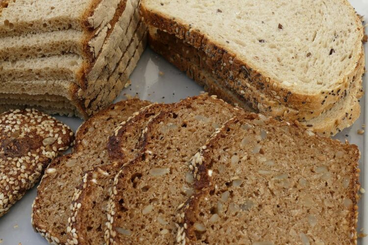 Ile kcal ma kromka chleba ciemnego? | kromka chleba ciemnego kcal