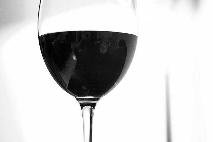 Ile kcal ma lampka wina czerwonego? | lampka wina czerwonego kcal