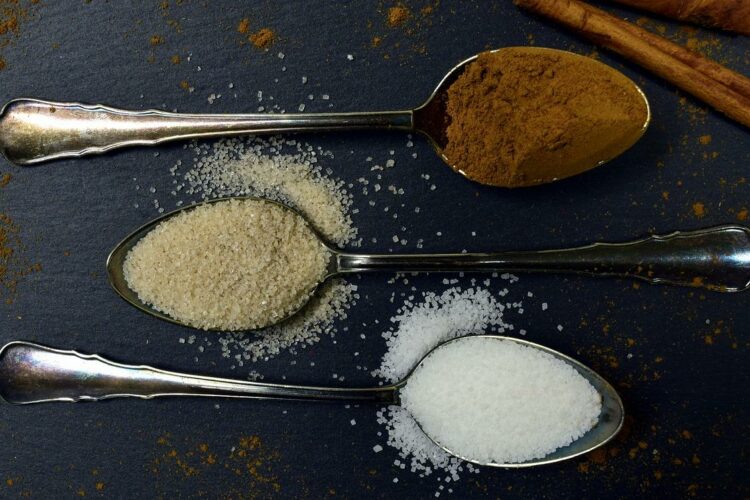 Ile kcal ma łyżka cukru? | łyżka cukru kcal