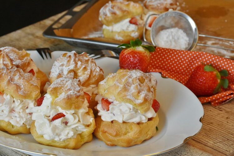 Ile kcal ma pączek z bitą śmietaną? | pączek z bitą śmietaną kcal