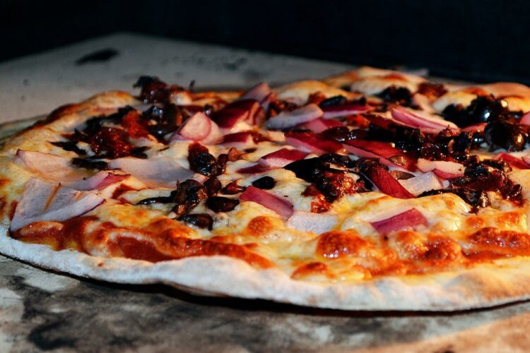 Ile kcal ma pizza na cienkim cieście? | pizza na cienkim cieście kcal