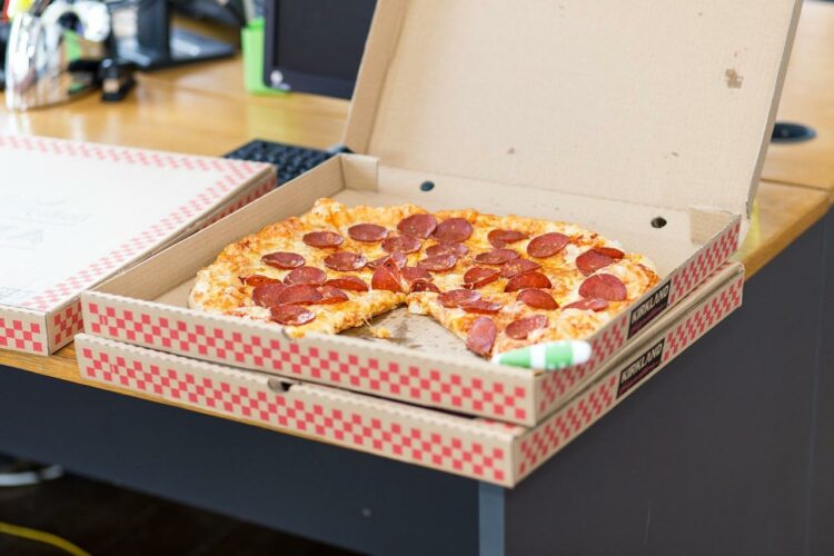 Ile kcal ma pizza pepperoni? | pizza pepperoni kcal