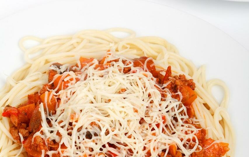 Ile kcal ma porcja spaghetti? | porcja spaghetti kcal