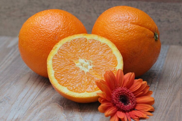 Ile kcal ma swiezy sok z pomaranczy? | swiezy sok z pomaranczy kcal