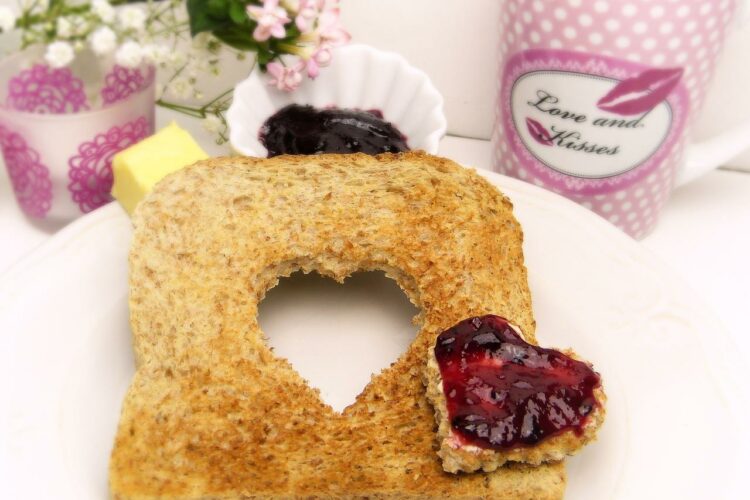 Ile kcal ma tost z dzemem? | tost z dzemem kcal