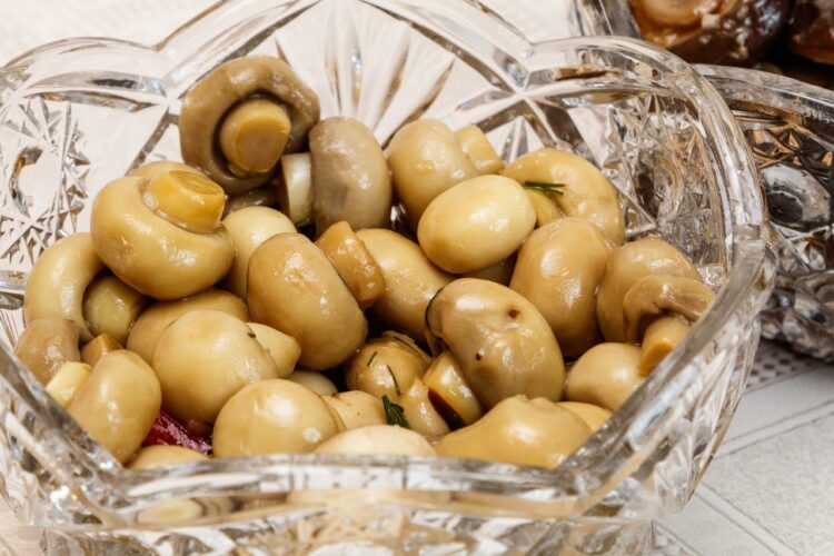Ile kcal mają grzyby marynowane? | grzyby marynowane kcal